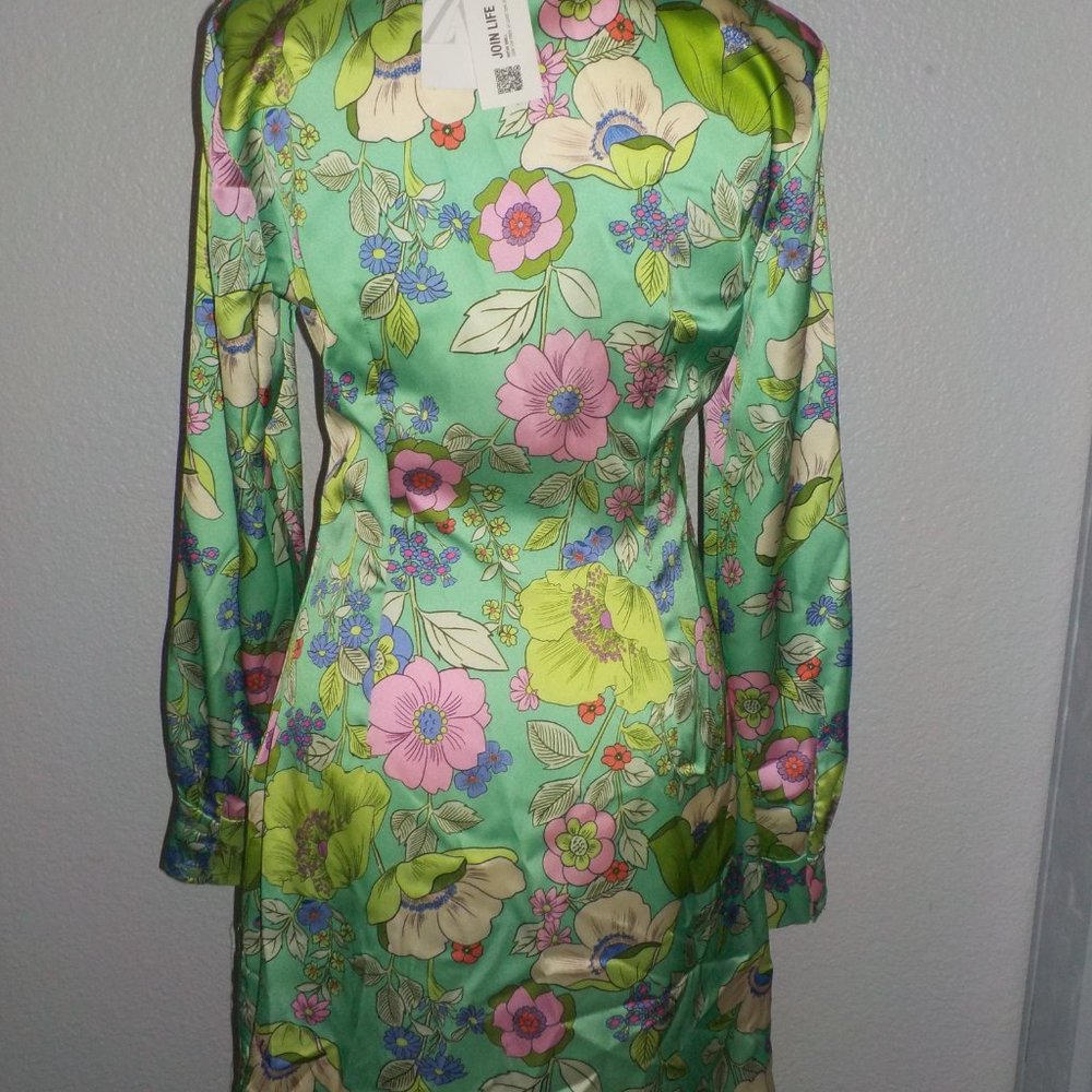ZARA MS SIZE SMALL LIGHT GREEN WITH MULTI-COLOR FLORAL PRINT SATIN LIKE DRESS - Picture 6 of 12